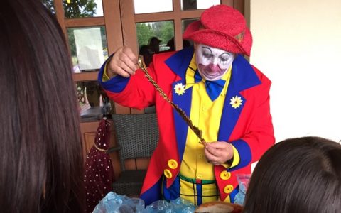 Clown Papierschneidekunst Firmenevent Familienevent Frankfurt