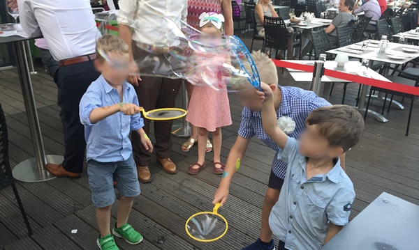 Seifenblasen Kinderbetreuung auf Hochzeiten