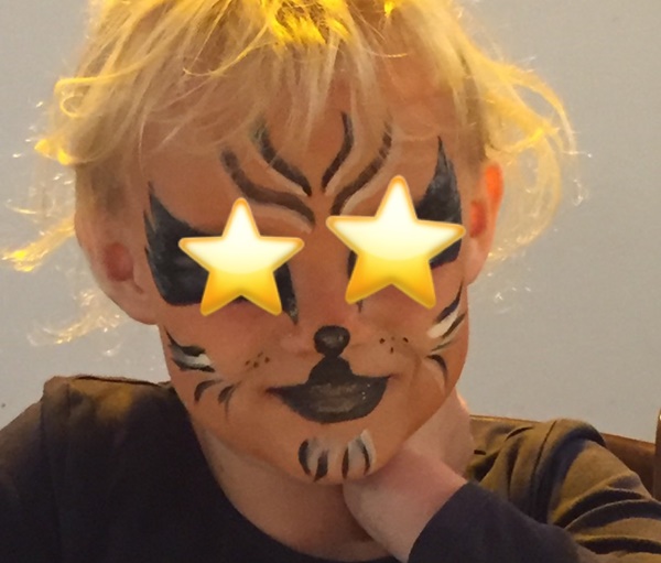 kleiner süßer Tiger Kinderbetreuung auf Hochzeiten