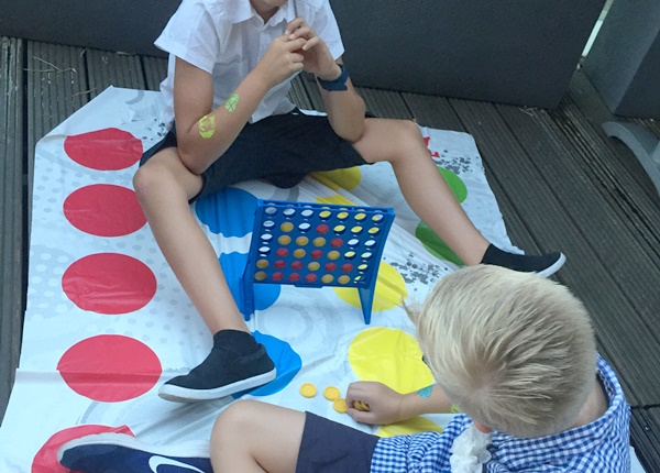 Twister 4Gewinnt Kinderbetreuung auf Hochzeiten